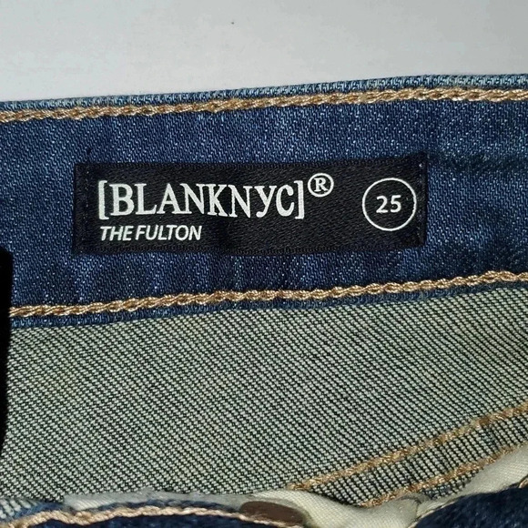 BLANK NYC Distressed Roll Up "The Fulton" Jean Shorts Size 25 NWT - Picture 7 of 8